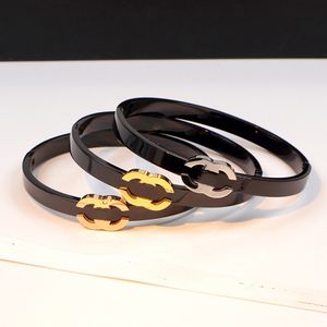 Bracelet de mode Lettre Bracelet en acier noir Design Bracelet Belle Rose Sélectionné Cadeau de luxe Femme Amie Charme Exquis Premium Bijoux Accessoires