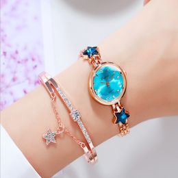 Bracelet de mode Tempérament Femmes Regardez Creative Crystal Drill Female Watchs Female Contracté Small Dial Star Ladies Wrist Wrists 296p