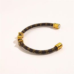 Bracelets de mode Bracelet de luxe Designer Jewelr Fournitures en cuir pour femmes Hommes High Sens Titanium Steel Gold Tournevis Amateurs B205D