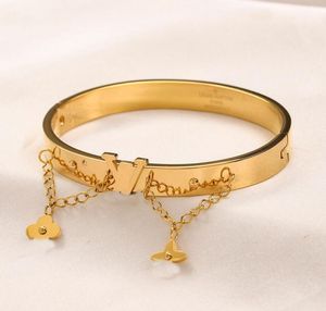 Bracelets de mode Femmes Bangle bracelet Chaîne de manche de luxe Designer Brand LETTRE BIELLIR 18K Gold plaqué en acier inoxydable Amoureux de mariage Accessoire