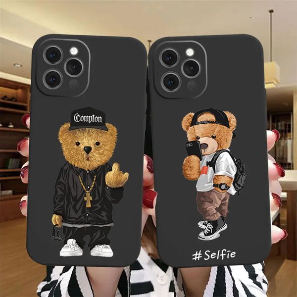 Fashion Brand Bear Phone Distón adecuado para iPhone 15 Pro Max 11 12 13 14 Pro Max Mini XR XS Max 7 8 Linda tendencia de la tapa congelada negra Fundas 231221