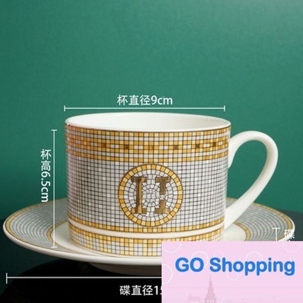 Brand de mode Bone China Coffee tasse de tasse de café européen petit luxe de luxe de luxe