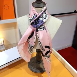 Marque de mode COCO Designer foulard en soie pour femmes envelopper foulards imprimé fleur carré 100% foulards en soie avec étiquettes facile à assortir taille 90 * 90 CM