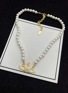Colliers suspendus de créateurs de marque de mode VIVIENNES Chokers Luxury Femmes Jewelry Metal Pearl Collier Cjeweler Westwood pour Woman Chain 1152ess