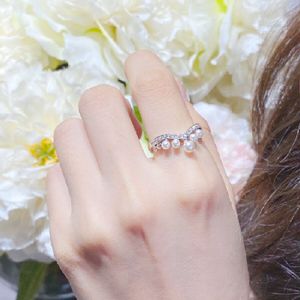 Modemerk Crown Pearl Rings Designer V -vormige ringen 925 Sterling verzilverd met 18k witgouden kroon parel mode ring trend bruiloft fijne sieraden cadeau