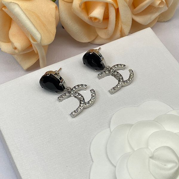 Marque de mode Diamants Lettres Boucle d'oreille Femmes Designer Bijoux Luxe Big Red Gems Boucles d'oreilles Vintage Black Heart Studs pour femmes Valentine Cadeaux de mariage Hot -7