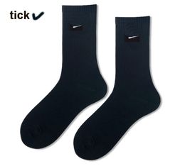 Modemerk logo hoogwaardige sokken vrouwen mannen katoen all-match klassieke enkelhaak ademende kous soldaat zwart mixen voetbal basketbal sportsok