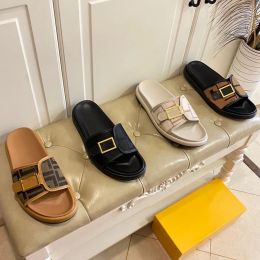 Sandalias de marca de moda para hombres y mujeres, zapatos planos de cuero con estampado de letras y hebilla personalizada, zapatos de playa para vacaciones
