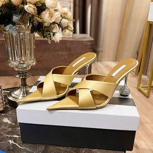 Modemerk sandalen vrouwen papillon 100 mm pompen Italië verfijnde satijnen puntige teen slingback cross-strap ontwerper mode bruiloft feest sandaal hoge hakken doos eu 34-42