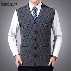 Mode Merk Truien Mannen Pullovers Vest Mouwloze Slim Fit Jumpers Knitwear Herfst Koreaanse stijl Casual Kleding Mannelijke 210818