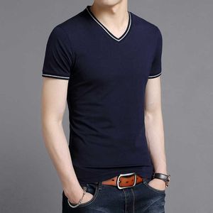 T-shirt de marque de mode Mens V Col Solid Couleur Tendances d'été Tops Street Wear Top Grade T-shirt à manches courtes Hommes Vêtements 210629