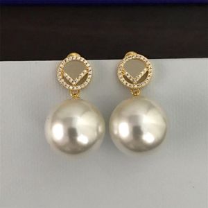 Estudio de aretes para mujer de moda con perlas f diseñadores femeninos anillos de oídos traje de fiesta joyas de boda de lujo