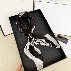 Pañuelos para la cabeza de marca de moda, pañuelos cuadrados de sarga de seda, chal plisado, regalo de cumpleaños, fácil de combinar, tacto suave, 70x70cm