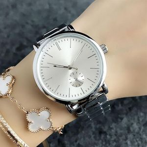 Montre-bracelet de marque de mode pour femmes fille style drapeau acier bande métallique montres à quartz TOM 7220244H