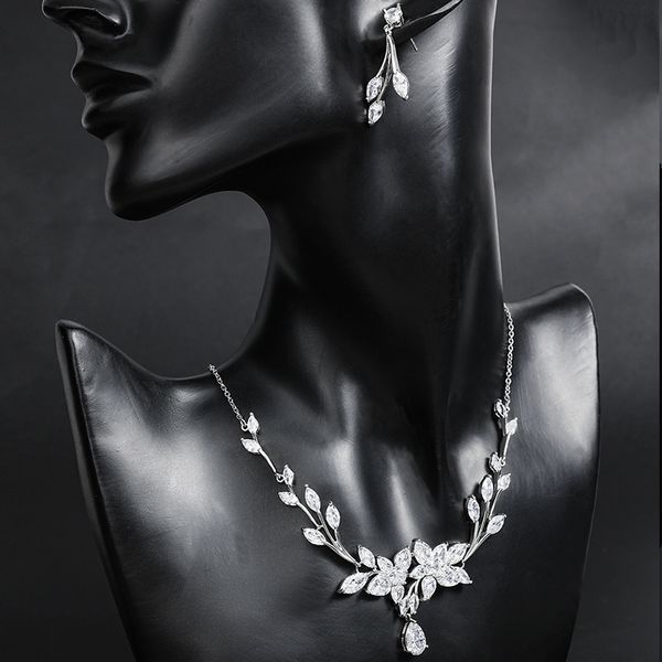 Ensembles de bijoux de mariée de demoiselle d'honneur de mode pour les femmes couleur argent collier en cristal boucles d'oreilles ensemble de bijoux de mariage de bal cadeau