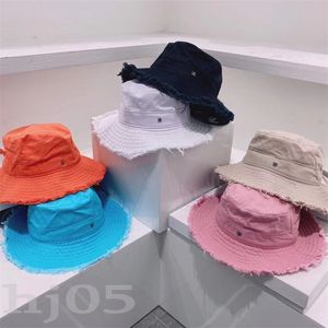 Sombreros de cubo de moda diseñador sombrero de lujo ordinario transpirable playa de verano plateado metal letra gorras deshilachados ala ancha sombreros multicolores para mujeres PJ027 C23
