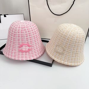 Chapeaux De Seau De Mode Chapeau De Paille Chapeaux De Soleil Casquettes À Large Bord Chapeaux De Seau De Créateur Casquette Pour Hommes Femme Respirant Resort D'été Protection Solaire Soie Glacée Chapeau Vague De Chanvre