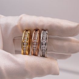 Moda búlgara llena de diamantes para hombre anillos regalo de compromiso para mujeres diseñador pareja amor anillo 925 plata oro rosa acero inoxidable pareja amantes joyería suministro
