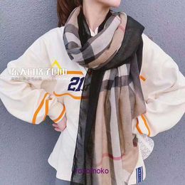 Fashion Bur Home écharpes pour femmes pour l'hiver et l'automne New Korean East Gate Plaid Scarf Women's Bag Edge Automne Hiver Dégradé Coton Chanvre Cou Châle