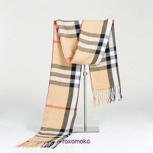 Bufandas de mujer Fashion Bur Home para invierno y otoño 2023 Otoño Invierno Nueva borla Plaid Edición ancha Bufanda de mujer para hombres de negocios Cuello Babag