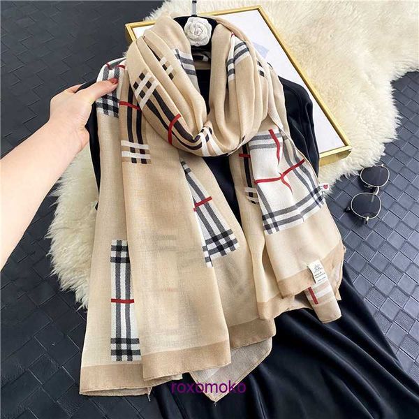 Fashion Bur Home écharpes pour femmes pour l'hiver et l'automne Étranger Cou polyvalent Édition coréenne Contraste Couleur Checker Art Coton Chanvre Écharpe fine Long Style Dual