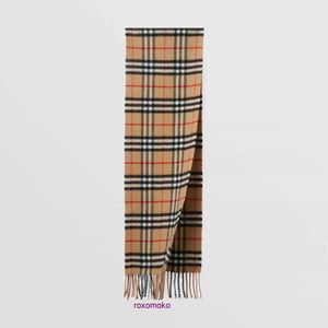 Moda Bur bufandas de invierno al por menor para la venta 23 Bufanda de tela escocesa de Cachemira pura para niños de otoño en el camino