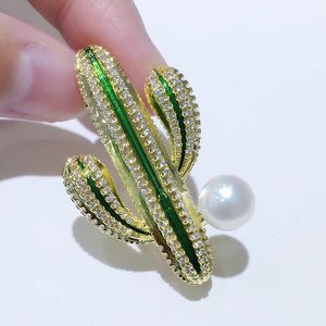 Mode Cactus Designer Sweaterjas broches pinnen voor vrouwen met stralende kristal diamant luxe parelbrooge sieraden accessoires