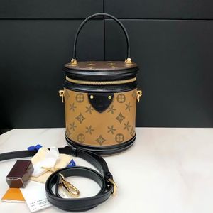 Mode CANNES Sacs à bandoulière pour hommes Trousses de toilette pour hommes Sac seau à fermeture éclair en cuir véritable Sac fourre-tout de voyage cosmétique de luxe pour femmes Poches pour sac à main Designer Sacs à main