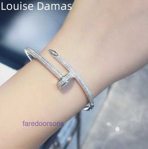 Bracelets de pneus de voiture de mode à vendre Damas18k Nail Full Diamond Bracelet Hommes et Femmes Sky Star Wide Narrow Version Couple ont une boîte d'origine