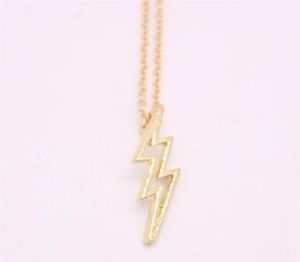 Fashion Cartoon Eelectricity Pendant Collier Natural Landscape Style Design Three Color Facultatif pour les femmes Chaîne de conception de Clavicl4264194