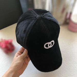 Мода Casquette Мужские Кепки Роскошные Рубитовые Волосы Вышивать Буквы Пушистые Шляпы Дизайнерская Бейсболка Уличная Спортивная Шапка Повседневная Шапка Купола