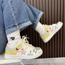 Mode décontracté 2023 tendance femmes baskets Harajuku couleur mixte étoile motif chaussures tout match entraînement planche à roulettes chaussures