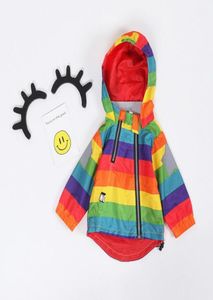 Fashion Casual Baby Baby Jacket Biends Clothen Chaqueta fría para niños Rainbow Color Windbreaker a prueba de viento