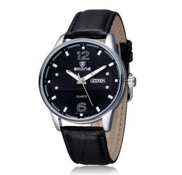 Fashion Casual Luxury Quartz Business Watchs Round Semaine Dial Date Affichage Pu Leather Men Watchs Wrist Wrists7991052