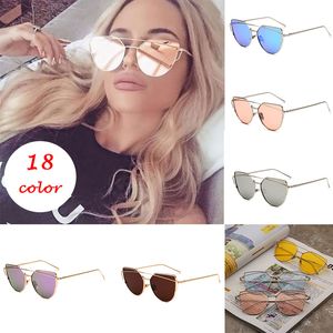 Lunettes de soleil de mode Cadres 5 pcs / lot Cat Métal Cadre extérieur Graduel Éblouissant Diaphragme Classique Voyage Anti-ultraviolet Lunettes de plein air