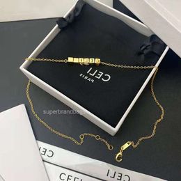 Mode Celin's bijoux nouveau personnalisé couleur carré collier CE famille dés lettre Net rouge même mode