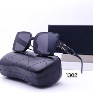Fashion Ch Top Sunglasses CH1302 NOUVELLES LIGRES DE SUN LOCUSEMENTS MEN