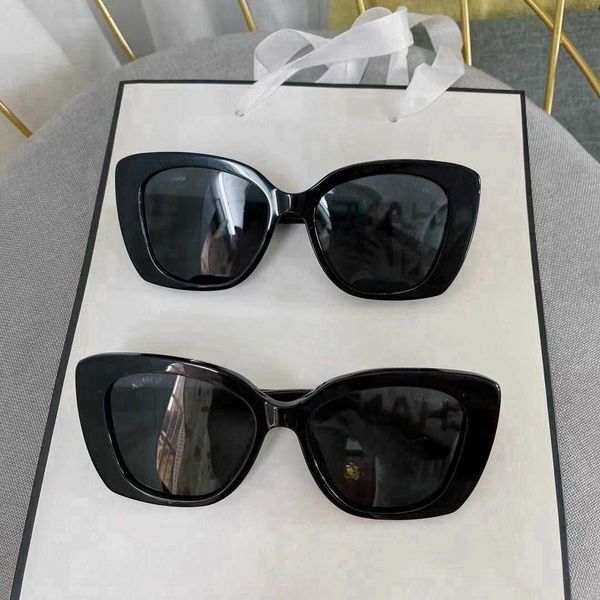 Fashion CH Top Sunglasses Nouveau pour les femmes Advanced Sense Protection UV CH5422 LETTRE INSCRIÉE DIAMANT LETTES DE DRIVANT AVEC BOX D'ORIGINATION Version correcte Haute qualité