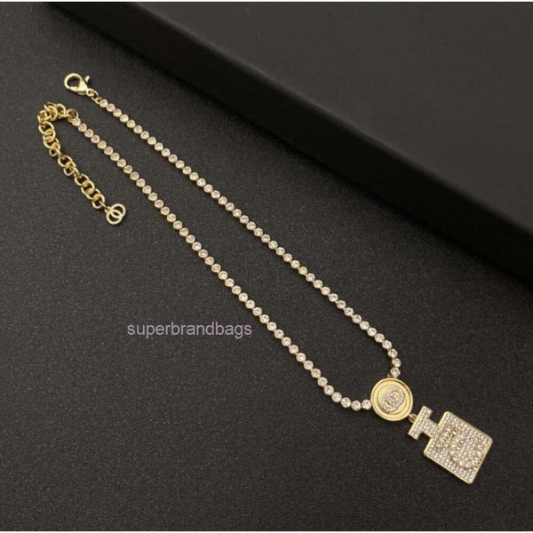 Bijoux de canal de mode nouveau collier petit parfum Collier de l'industrie lourde Collier Collier matériau matériaux de célébrité Tempérament en direct