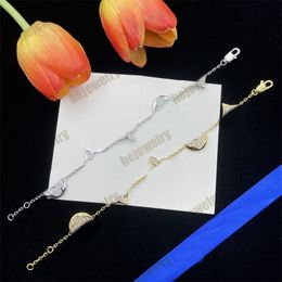 Bracelet de charme de mode designer plaqué or bracelets diamant fleur lettre lien chaîne bracelet de créateur femmes classique créateur de bijoux à la mode pour les femmes zb115