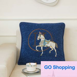 Housse de coussin en Chenille Jacquard, légère, luxe et simplicité, moderne, housse de coussin de canapé, cheval blanc, coussin de chevet