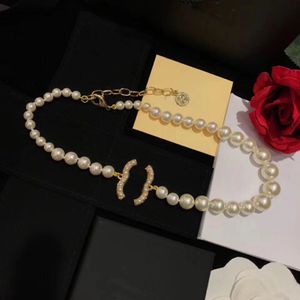 Collier de perles de créateur classique du 100e anniversaire de la mode pour femmes, amoureux de mariage, cadeau de fête des mères, bijoux de mariée avec sac en flanelle