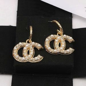 Mode classique 18K or lettre balancent lustre pendentif boucles d'oreilles marque concepteur boucles d'oreilles femmes bijoux