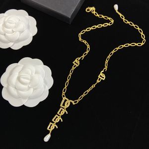 Fashion Classic 18K Gold Letter Hangdoek Kettingen Dames merkontwerper Simplicity Sieraden Optionele hoogwaardige sieraden