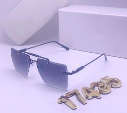 Fashion Classic 4361 Gafas de sol para hombre Negro / Gris Irregular Full-Rim Gafas de sol unisex Gafas de sol cuadradas de plástico gris transparente UV400 Calidad superior con Box17435