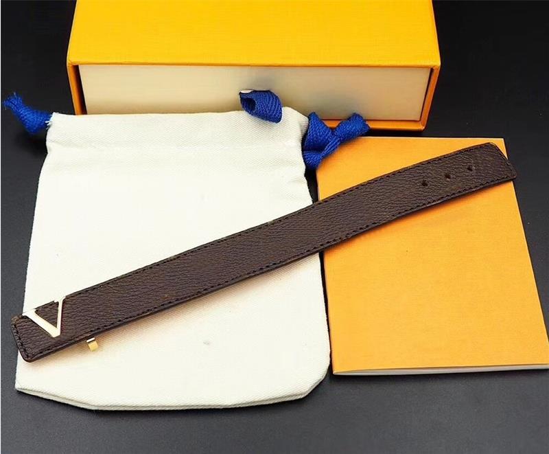 Fashion Classic Brown PU lederen armband gelei met metalen logo in geschenkdoos Voorraad SL08 item