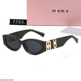 Gafas de sol de diseñador clásico de moda para hombres Mujeres Metal cuadrado Marco de oro UV400 Hombres Vintage Actitud de gafas de sol Gafas de sol Eyewear