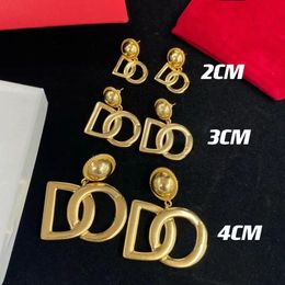 Mode Klassieke Gouden Letter Dangle Kroonluchter Hanger Oorbellen Dames Merk Designer Eenvoud Sieraden 2.3.4CM Optioneel Hoge kwaliteit met doos