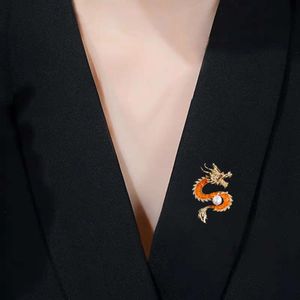 Broche Dragon Orange Or Classique à la Mode pour Femmes avec Style Chinois Polyvalent pour Hommes et Femmes Poitrine Fleurs Signes du Zodiaque Perles