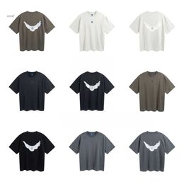 Fashion Classic Kanyes Wests Shirt Three Party Joint Peace Dove Imprimé Wash Water Tshirt High Street Mens and Women Hip Hop Loose Casual T-shirt CP9W